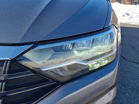 Used 2019 Volkswagen Jetta R-Line image 9