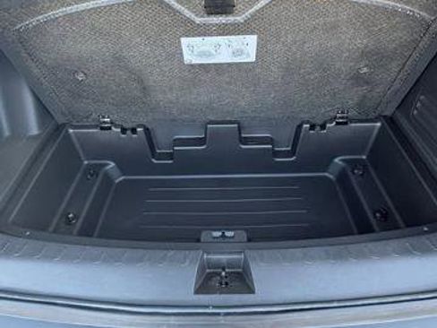 Used 2023 Chevrolet Traverse LS FWD image 15