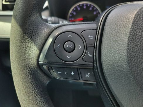 Used 2021 Toyota RAV4 XLE AWD/4WD image 21
