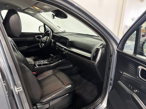 Used 2024 Kia Sorento S FWD image 23