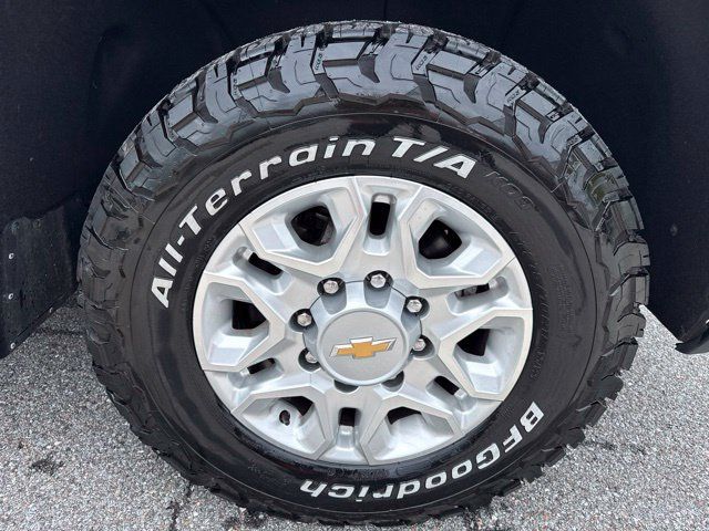 Used 2024 Chevrolet Silverado 2500 LT w/ Convenience Package AWD/4WD image 10