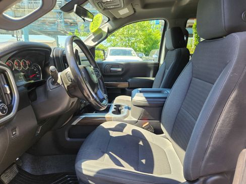Used 2020 Chevrolet Silverado 1500 LT Trail Boss AWD/4WD image 17