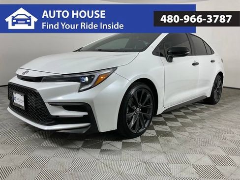 Used 2025 Toyota Corolla SE FWD image 1