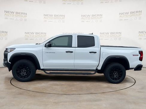 New 2026 Chevrolet Colorado Trail Boss AWD/4WD image 2