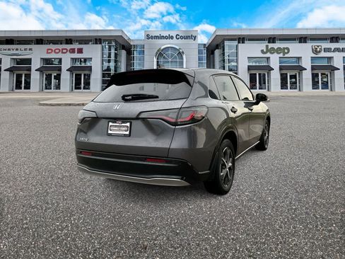 Used 2023 Honda HR-V EX-L image 8