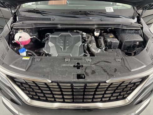 Used 2023 Kia Carnival SX Prestige image 36