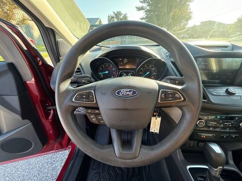 Used 2017 Ford Escape SE w/ Equipment Group 201A AWD/4WD image 18