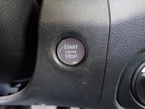 Used 2022 Nissan Frontier SV w/ Technology Package AWD/4WD image 22