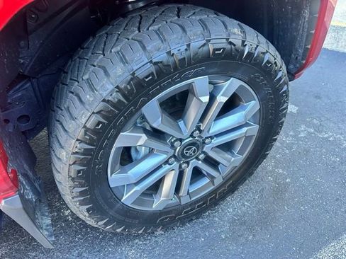 Used 2025 Toyota 4Runner Limited AWD/4WD image 24