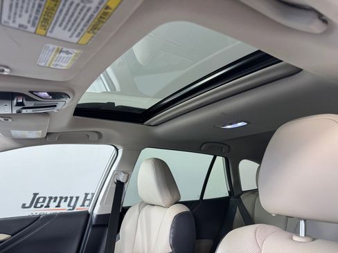 Used 2023 Subaru Outback Limited XT image 4