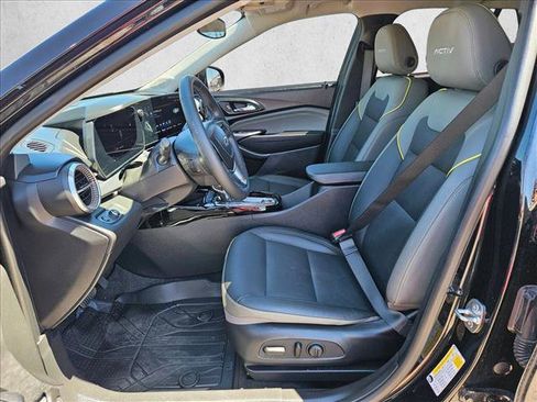 Used 2024 Chevrolet Trax ACTIV w/ Sunroof Package FWD image 20