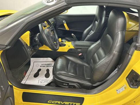 Used 2005 Chevrolet Corvette Convertible w/ Preferred Equipment Group RWD image 9