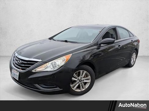 Used 2013 Hyundai Sonata GLS image 1