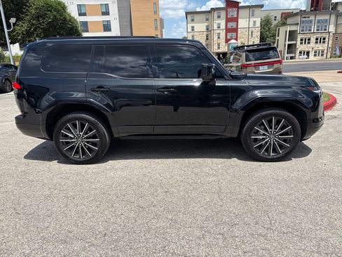 Used 2026 Lexus GX 550 w/ Cold Area Package AWD/4WD image 6