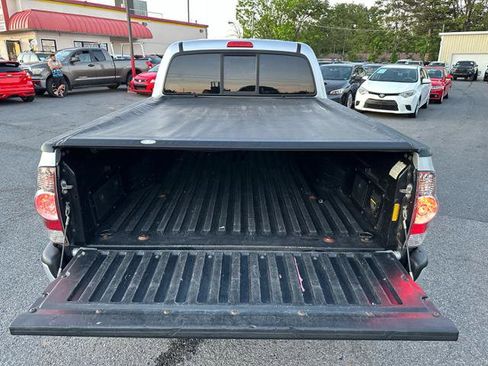 Used 2013 Toyota Tacoma 4x4 Double Cab w/ TRD Sport Pkg image 14