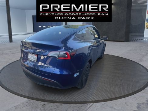 Used 2021 Tesla Model Y Long Range AWD/4WD image 7