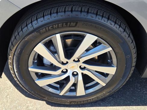 Used 2024 Chevrolet Equinox LT w/ LPO, Cargo Package image 9