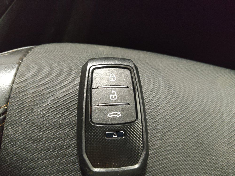 Used 2021 Chevrolet Trax LT w/ Driver Confidence Package FWD image 32