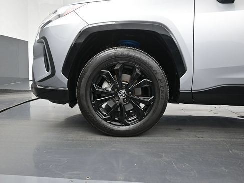 Used 2025 Toyota RAV4 SE AWD/4WD image 25