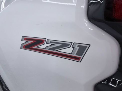 Used 2025 Chevrolet Colorado Z71 AWD/4WD image 10