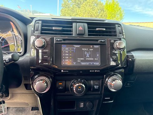 Used 2018 Toyota 4Runner TRD Off-Road Premium AWD/4WD image 20