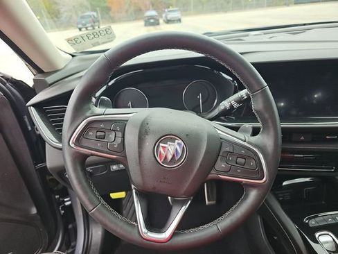 Used 2022 Buick Envision Essence w/ Technology Package I image 9