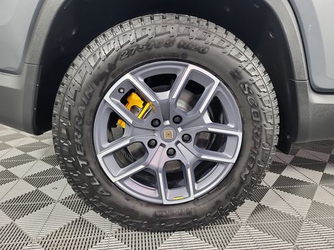 Used 2023 Rivian R1T Adventure image 12