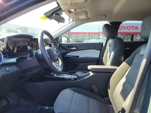 Used 2025 Chevrolet Trax LT w/ Driver Confidence Package FWD image 15
