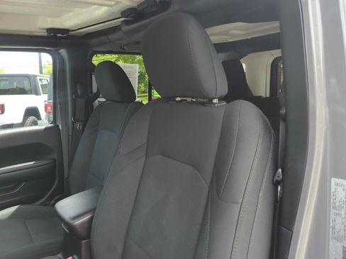 Used 2021 Jeep Wrangler Unlimited Sport AWD/4WD image 15