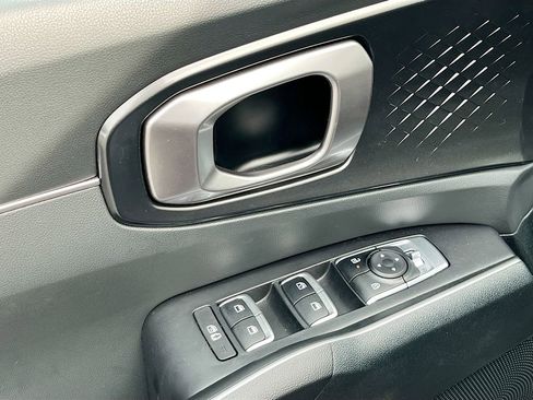 Certified 2025 Kia Sorento S w/ Panoramic Sunroof Package FWD image 12