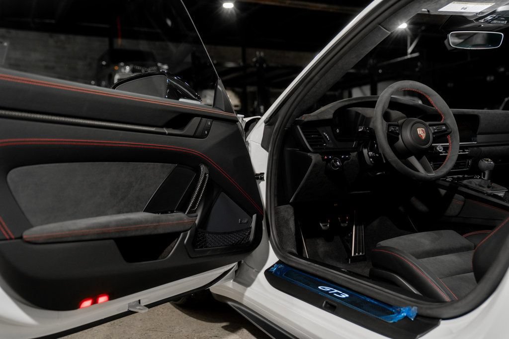 Used 2026 Porsche 911 GT3 RWD image 10