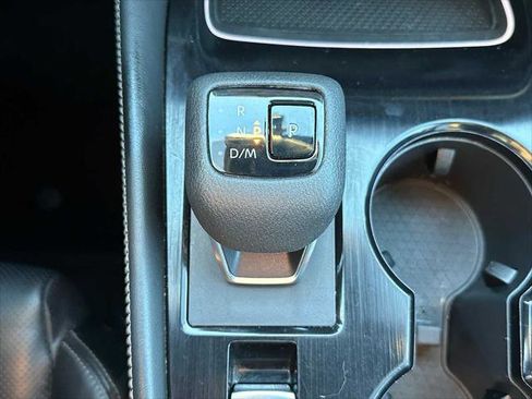 Used 2021 Nissan Rogue Platinum image 38