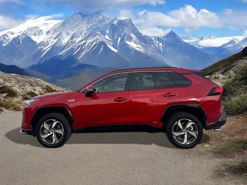 Used 2023 Toyota RAV4 SE w/ Weather & Moonroof Package image 2