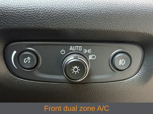Used 2020 Chevrolet Traverse LT FWD image 4