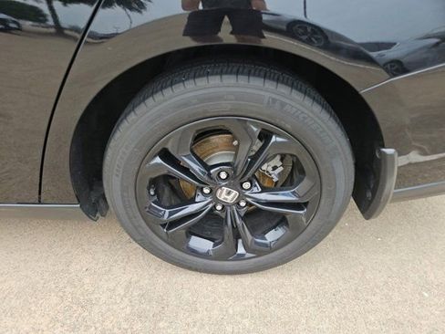 Used 2023 Honda Accord EX image 9
