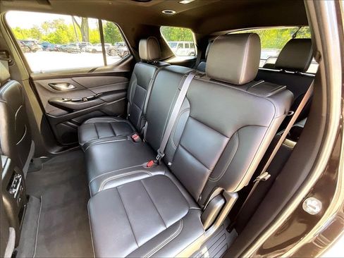 Used 2023 Chevrolet Traverse LT AWD/4WD image 14