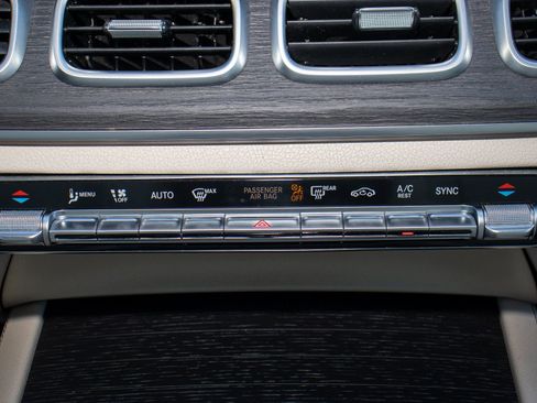 Used 2022 Mercedes-Benz GLS 450 4MATIC image 27