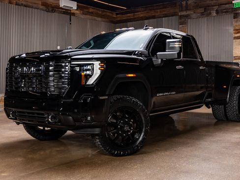 Used 2026 GMC Sierra 3500 Denali Ultimate AWD/4WD image 3