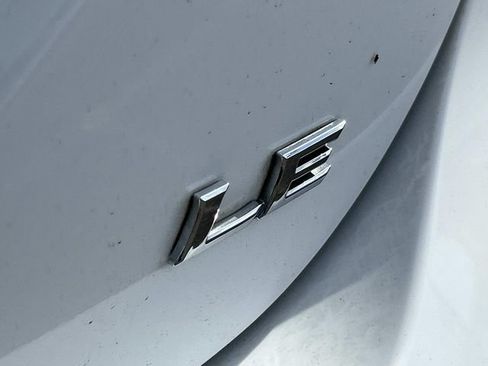 Used 2020 Toyota Camry LE FWD image 9