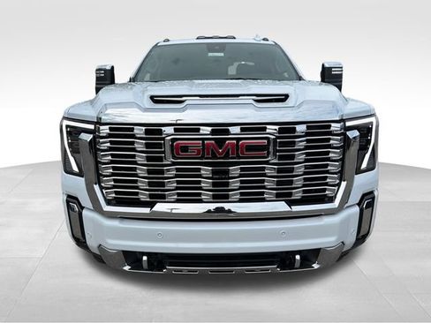 New 2026 GMC Sierra 2500 Denali w/ Denali Reserve Package AWD/4WD image 2