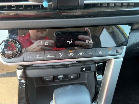 Used 2021 Kia Seltos SX w/ SX Sunroof Package image 15