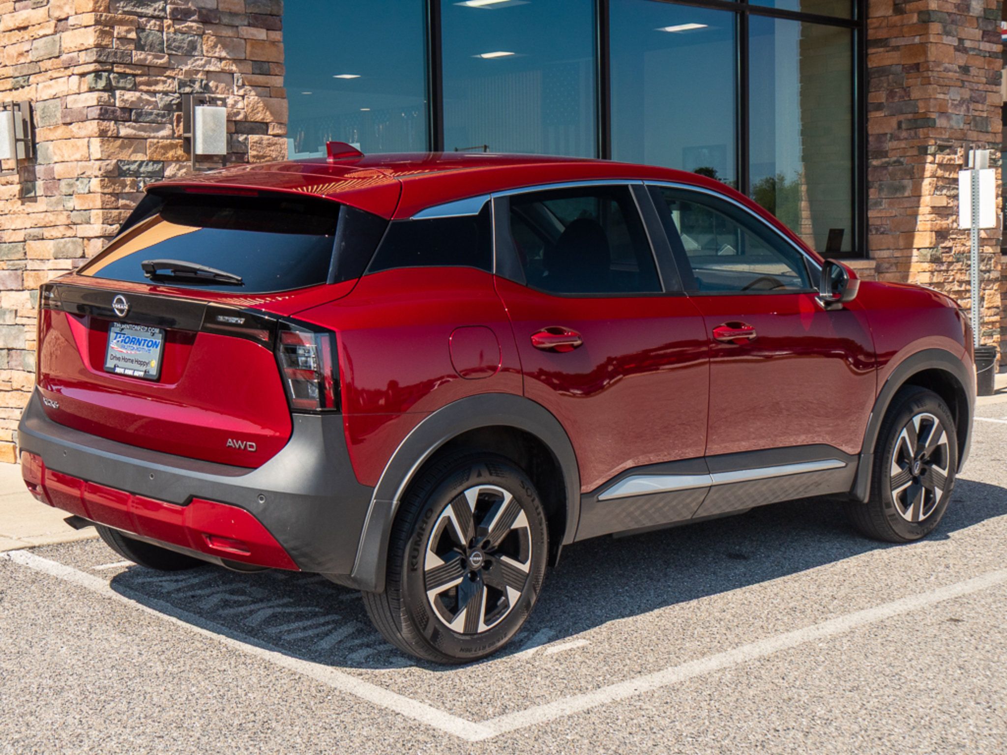 Used 2025 Nissan Kicks SV AWD/4WD image 3