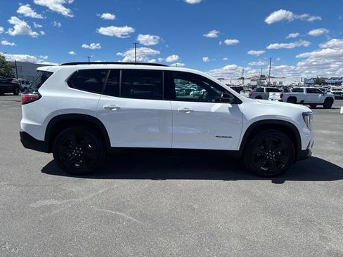 Used 2025 GMC Acadia Elevation w/ Elevation Premium Package AWD/4WD image 8