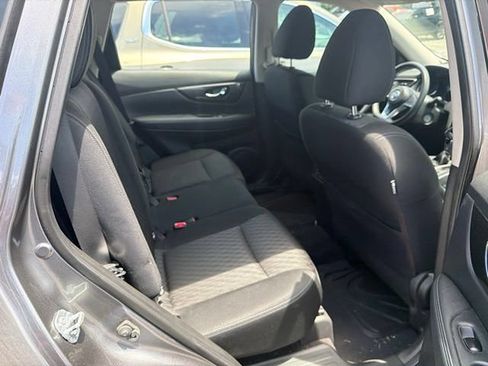 Used 2017 Nissan Rogue S AWD/4WD image 7