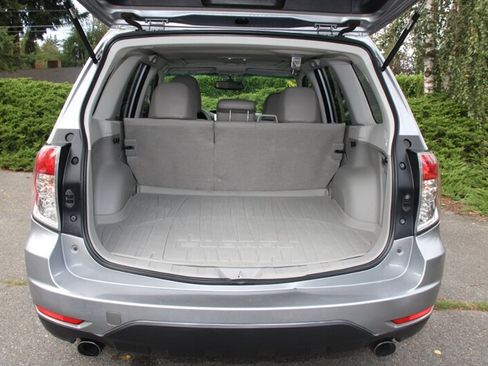 Used 2011 Subaru Forester 2.5X Limited AWD/4WD image 17