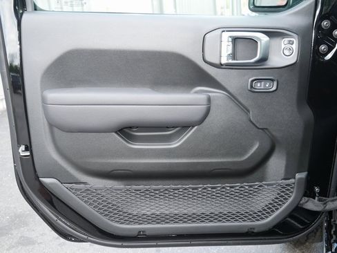 Used 2024 Jeep Wrangler Sport S image 13