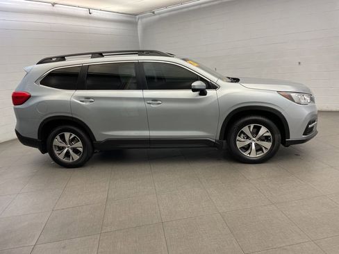 Used 2020 Subaru Ascent Premium w/ Convenience Package image 3
