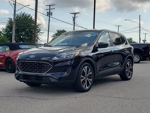 Used 2022 Ford Escape SE w/ SE Sport Appearance Package AWD/4WD image 1