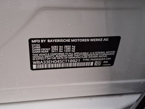 Used 2025 BMW 740i xDrive AWD/4WD image 29