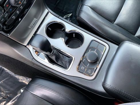 Certified 2021 Jeep Grand Cherokee Limited image 16